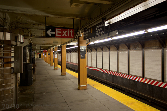 R Train Platform